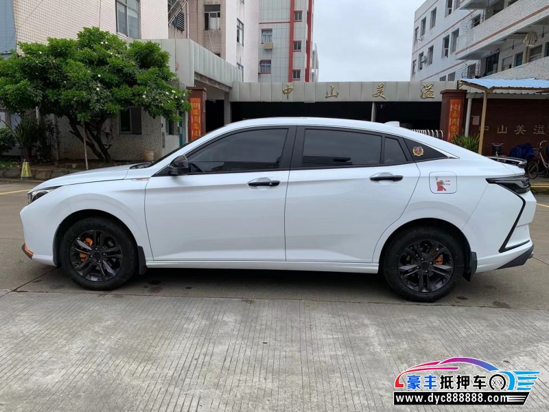 22年东风风神奕炫轿车抵押车出售