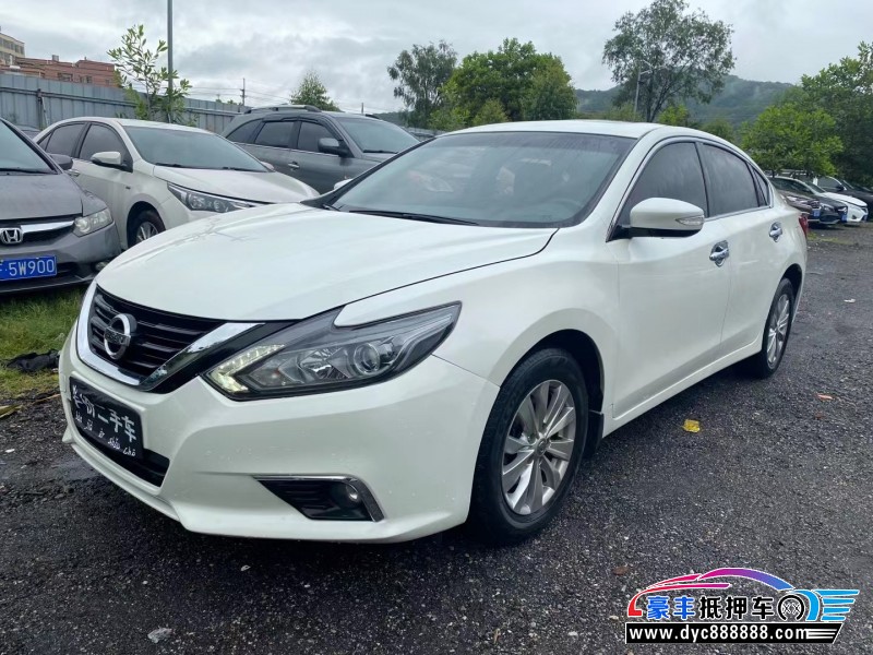 18年日产天籁轿车抵押车出售