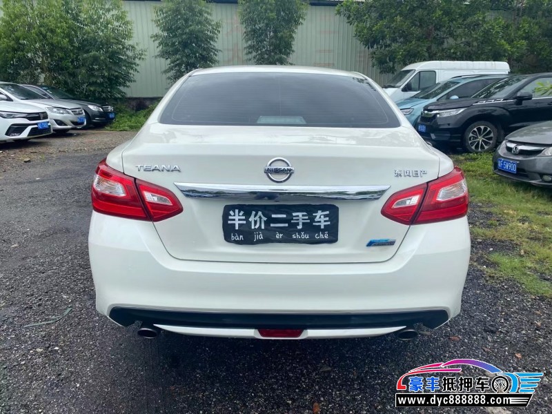 18年日产天籁轿车抵押车出售