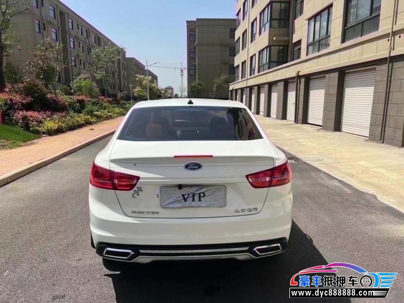 18年福特福睿斯轿车抵押车出售