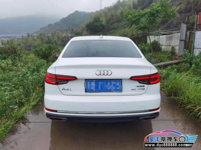19年奥迪A4轿车抵押车出售