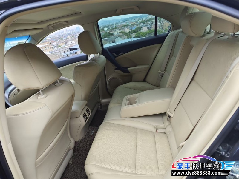 12年本田思铂睿轿车抵押车出售