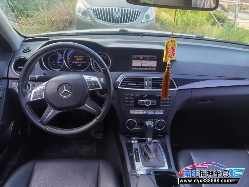 13年奔驰C轿车抵押车出售