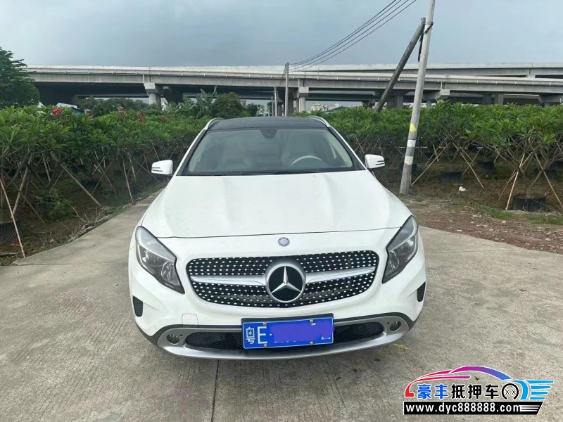 16年奔驰GLA轿车抵押车出售