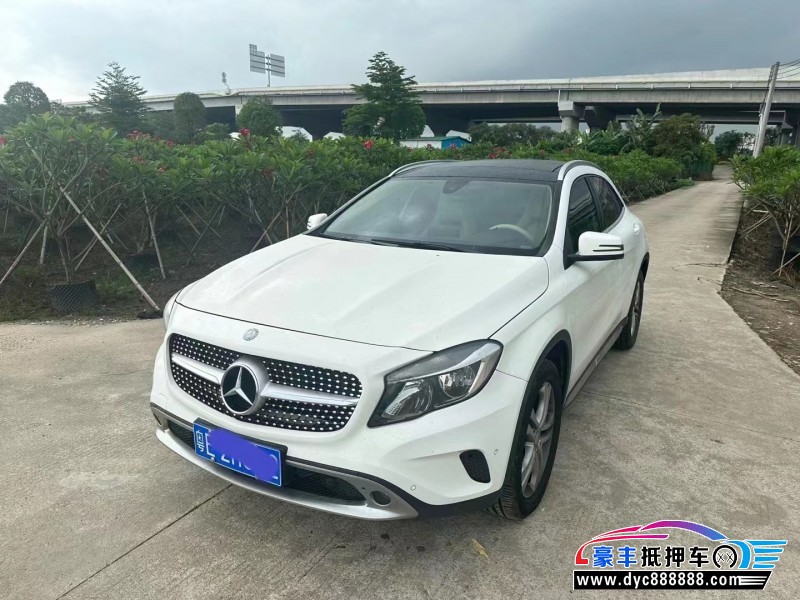 16年奔驰GLA轿车抵押车出售