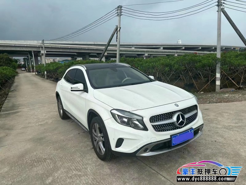 16年奔驰GLA轿车抵押车出售