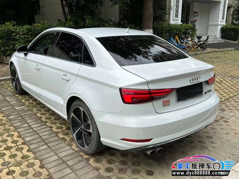 18年奥迪A3轿车抵押车出售