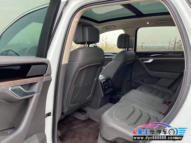 20年大众途锐轿车抵押车出售