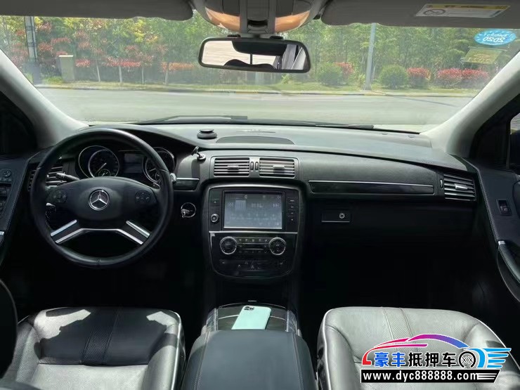 17年奔驰R轿车抵押车出售