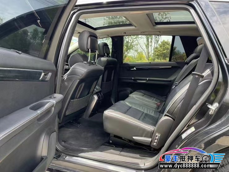 17年奔驰R轿车抵押车出售