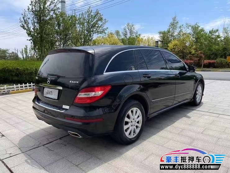 17年奔驰R轿车抵押车出售