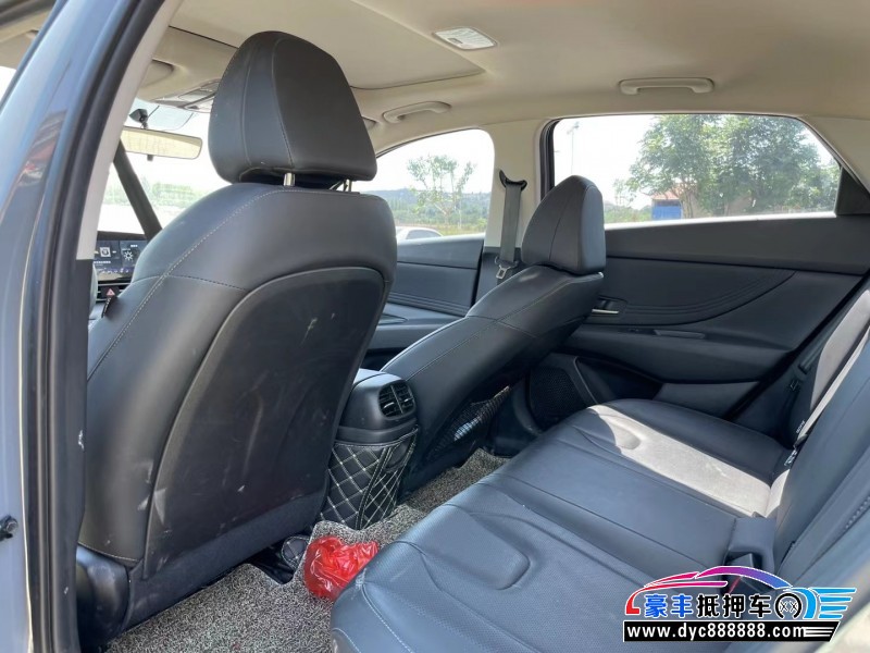 22年现代伊兰特轿车抵押车出售