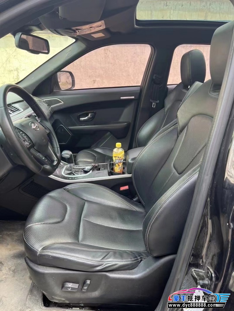 17年陆风X7轿车抵押车出售