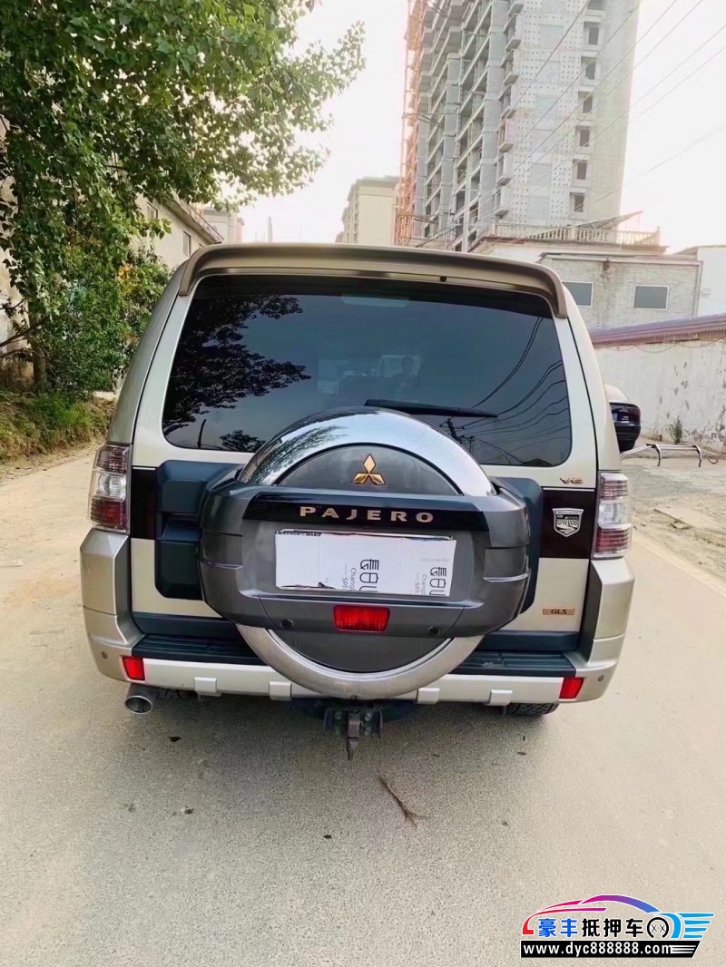 18年三菱帕杰罗SUV抵押车出售