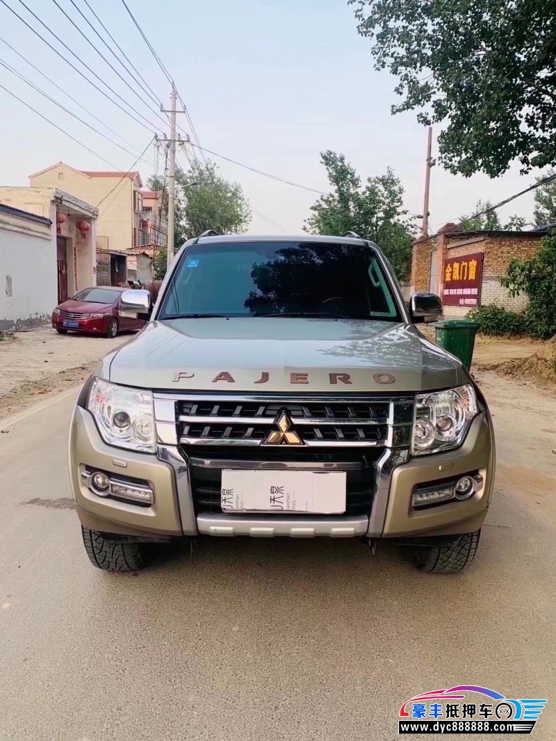 18年三菱帕杰罗SUV抵押车出售