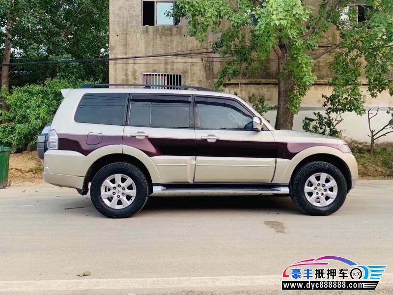 18年三菱帕杰罗SUV抵押车出售