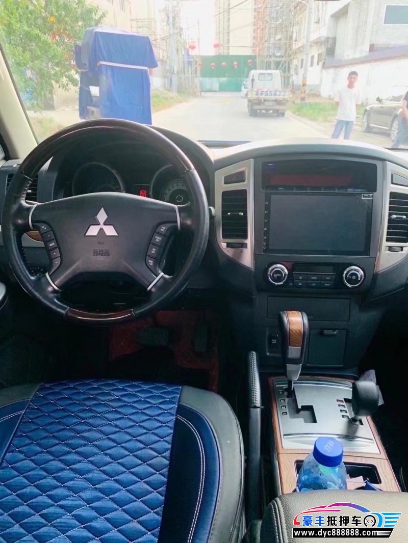 18年三菱帕杰罗SUV抵押车出售
