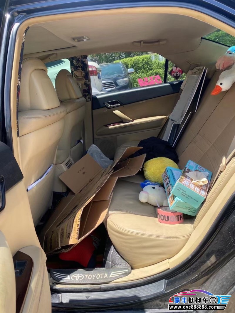 10年丰田锐志轿车抵押车出售