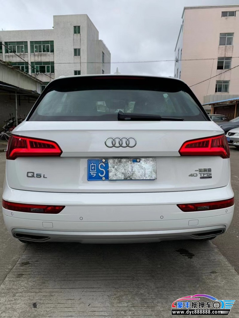 19年奥迪Q5轿车抵押车出售