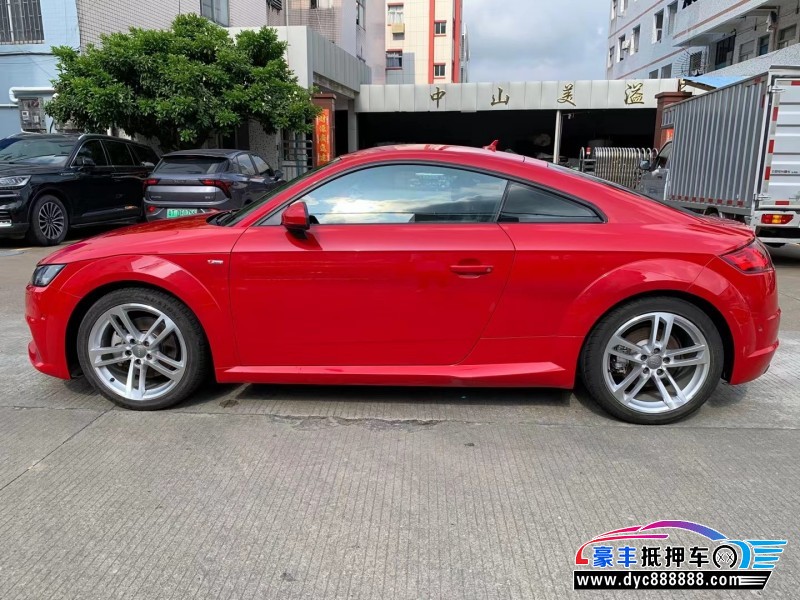 17年奥迪TT轿车抵押车出售