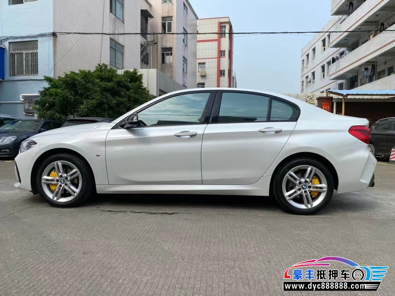 22年宝马1系轿车抵押车出售