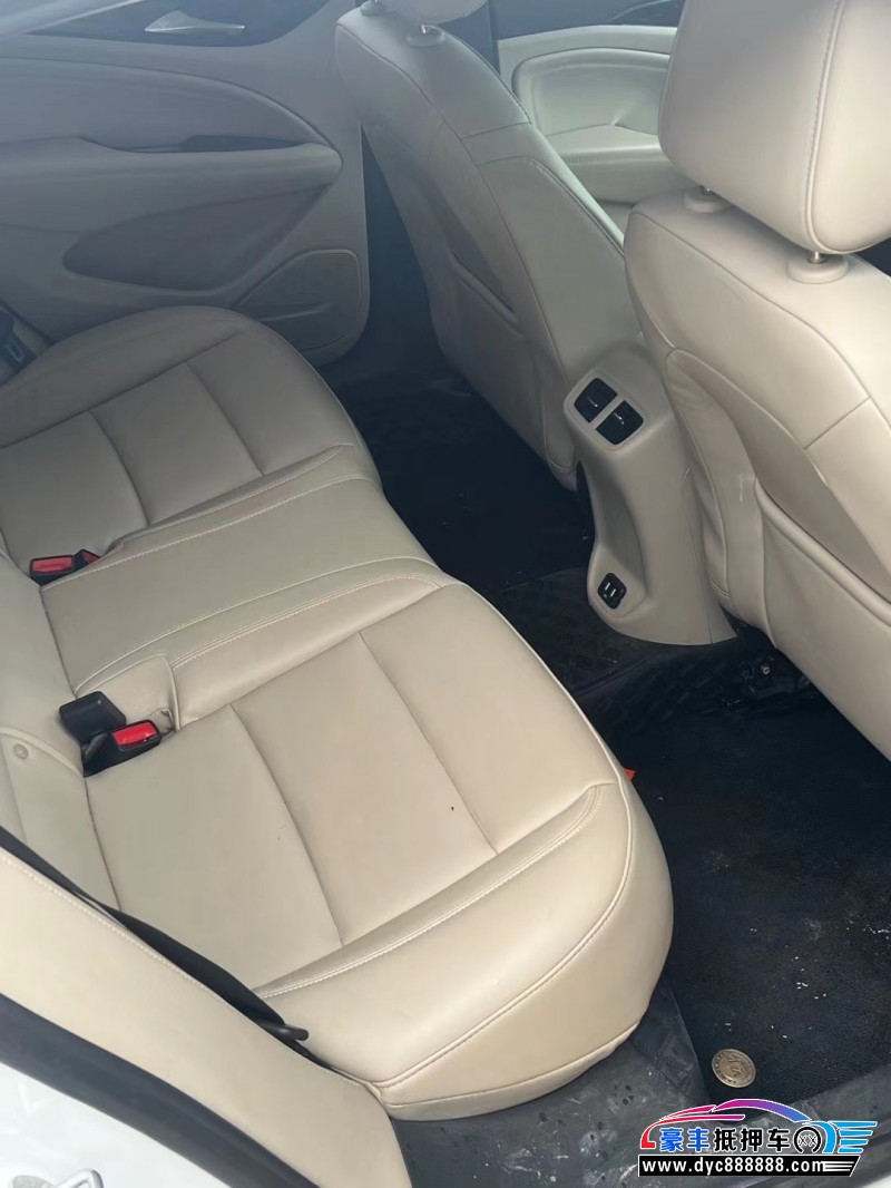 21年别克君威轿车抵押车出售