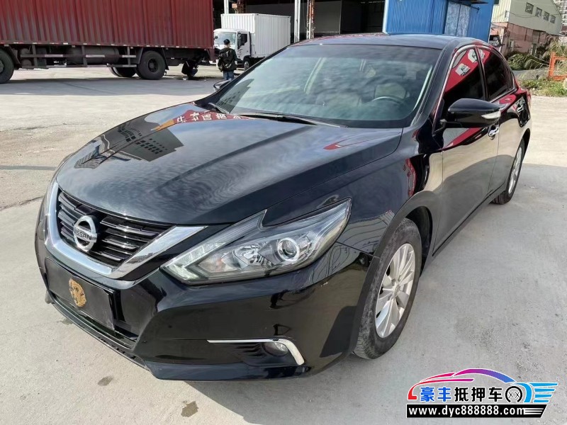 18年日产天籁轿车抵押车出售