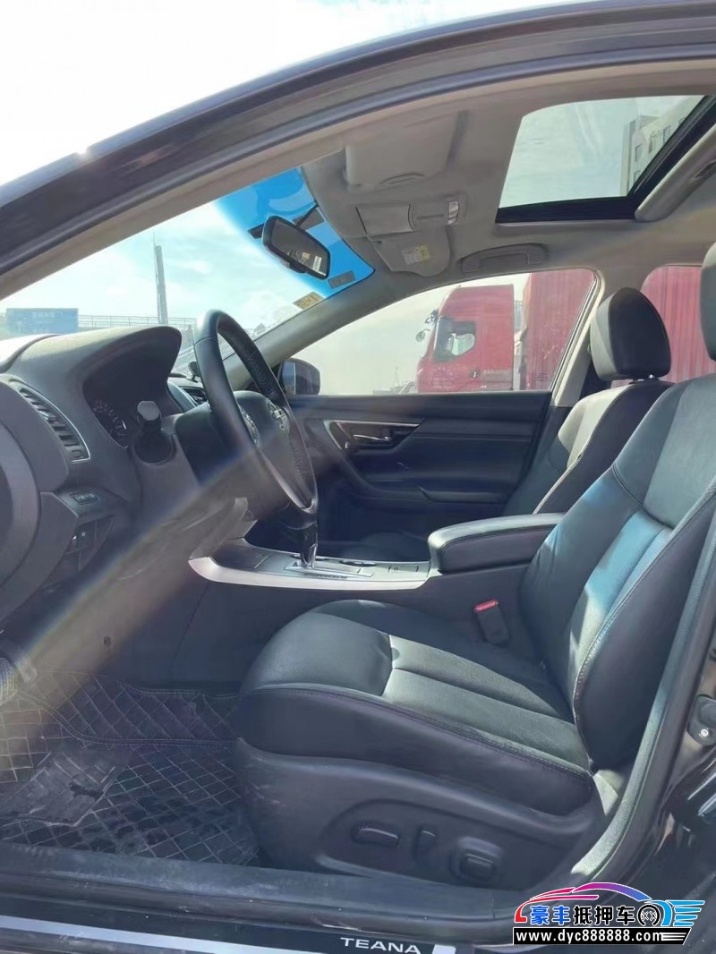 18年日产天籁轿车抵押车出售