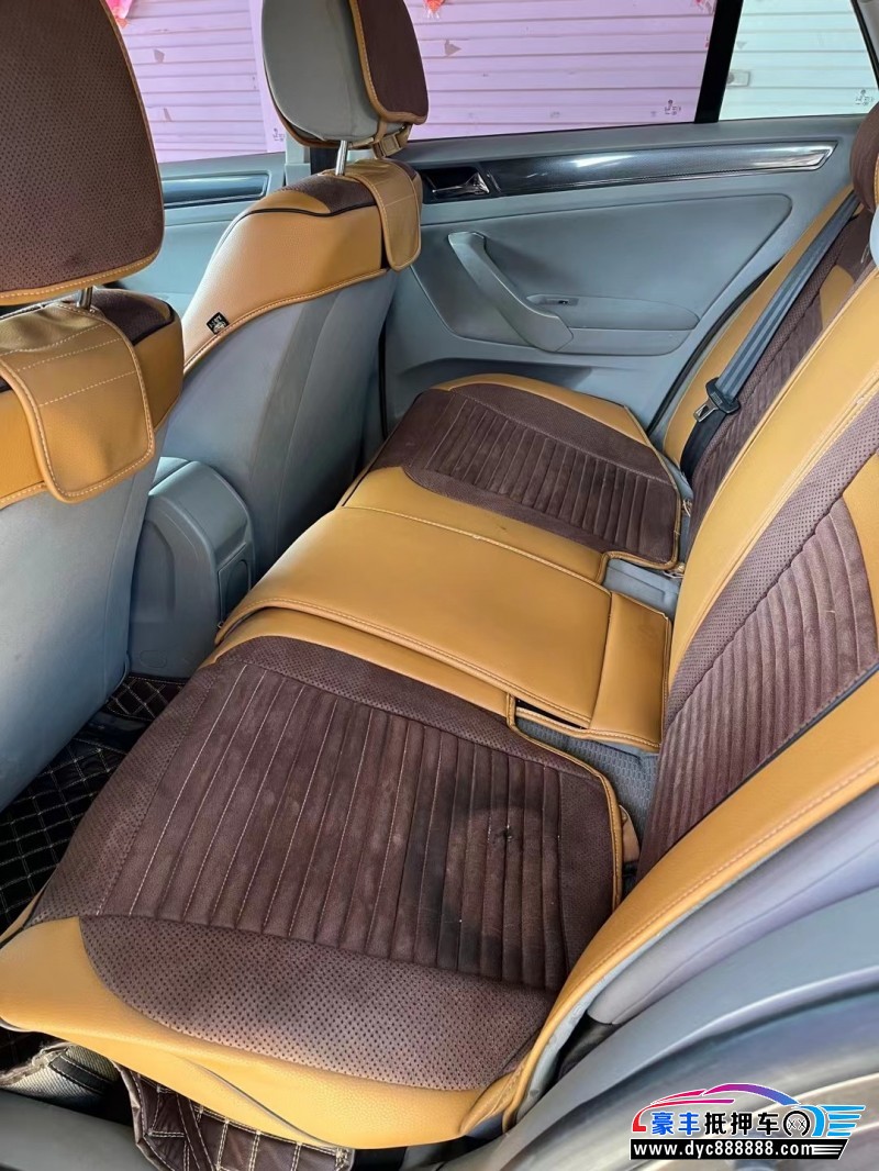 15年大众宝来轿车抵押车出售