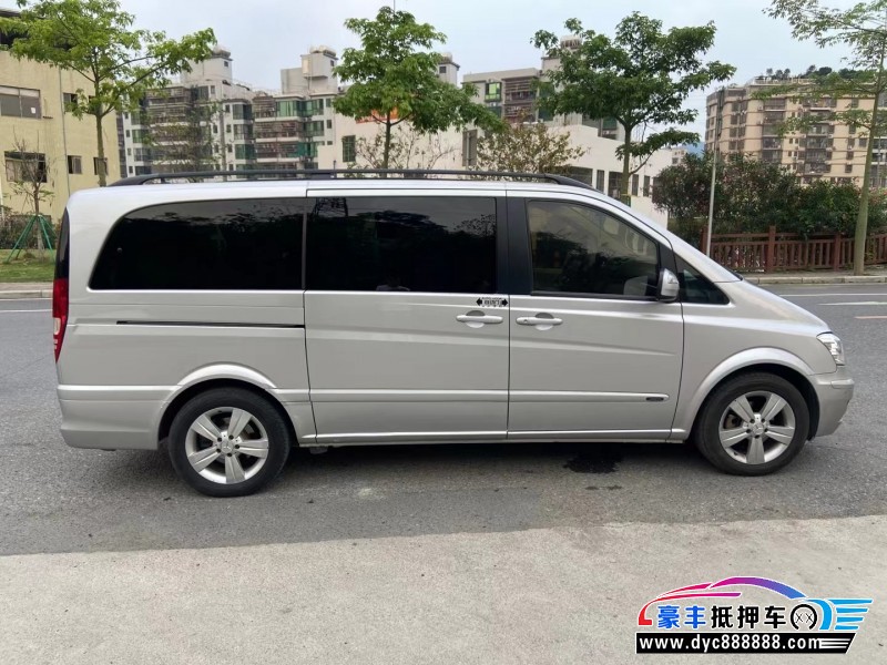 13年奔驰唯雅诺轿车抵押车出售