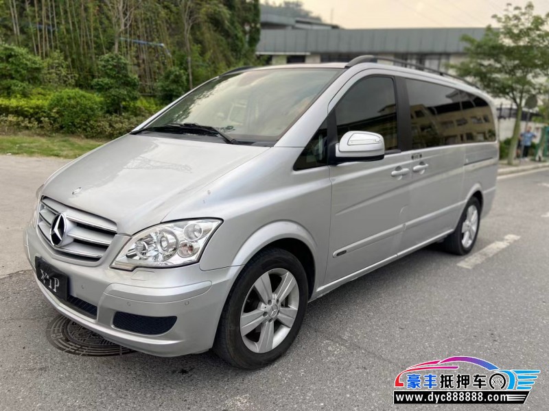 13年奔驰唯雅诺轿车抵押车出售