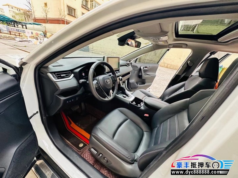 21年丰田RAV4荣放轿车抵押车出售