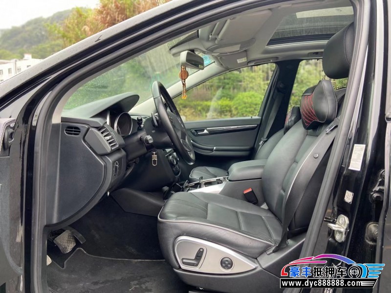 15年奔驰R级轿车抵押车出售