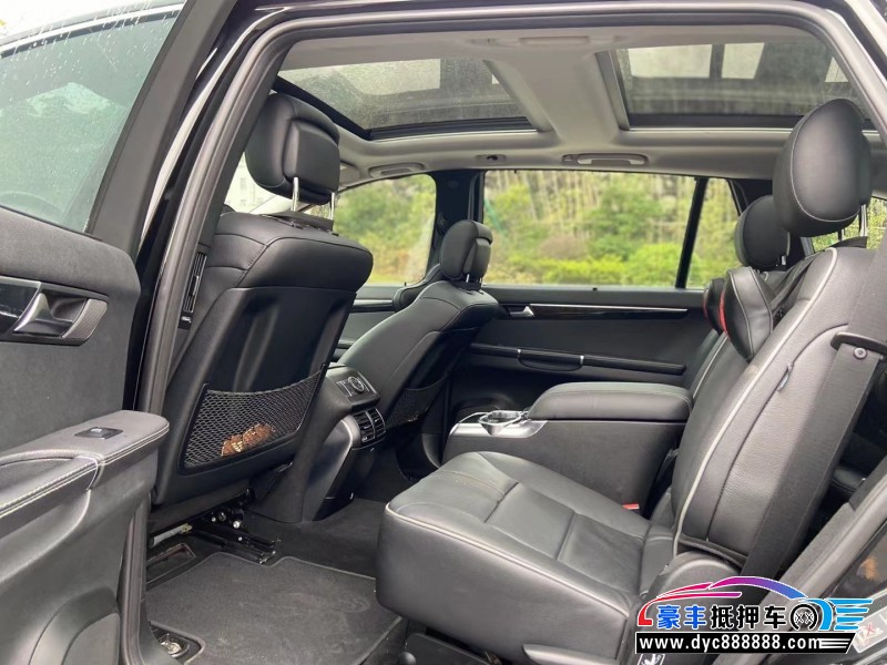 15年奔驰R级轿车抵押车出售