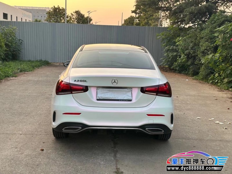 20年奔驰A轿车抵押车出售