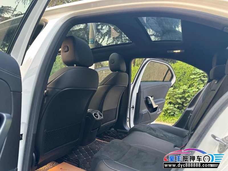 20年奔驰A轿车抵押车出售