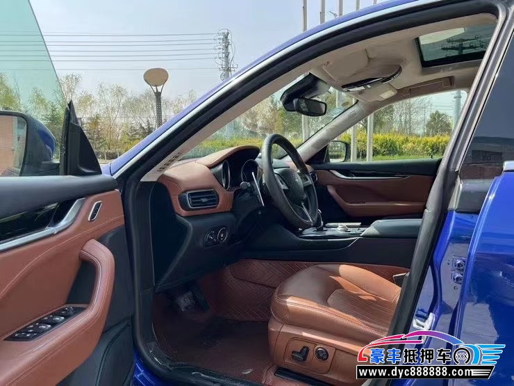 18年玛莎拉蒂莱万特轿车抵押车出售