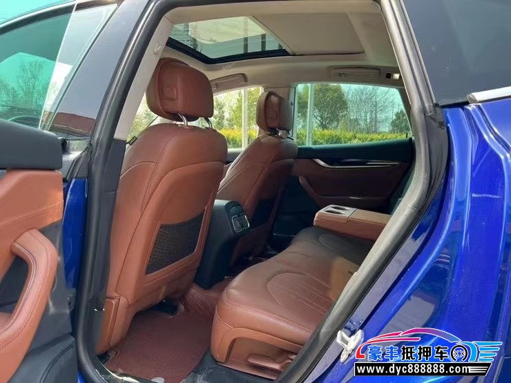 18年玛莎拉蒂莱万特轿车抵押车出售