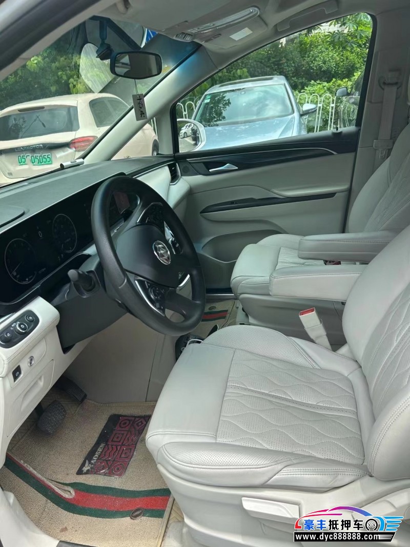 20年别克GL8轿车抵押车出售