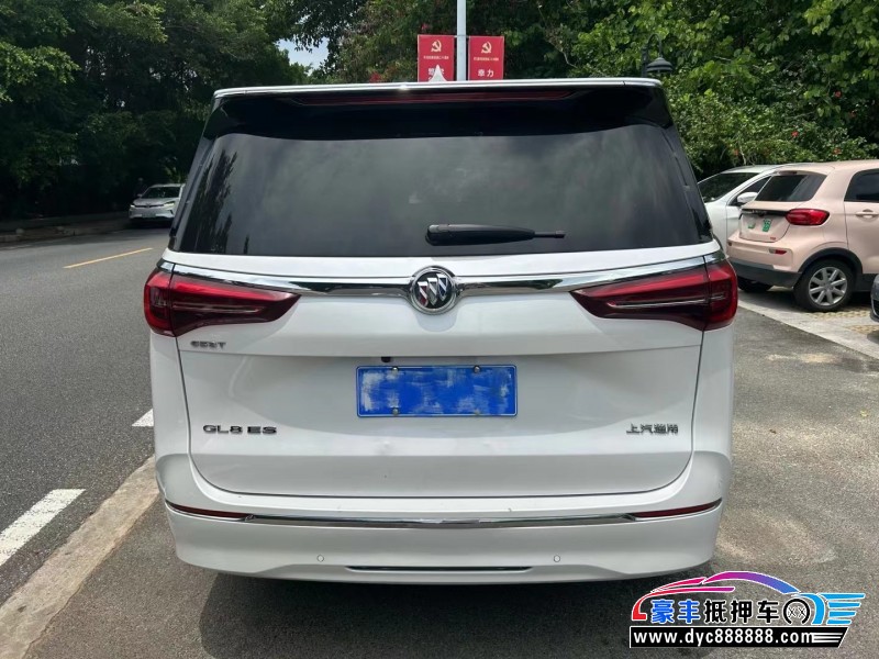 20年别克GL8轿车抵押车出售