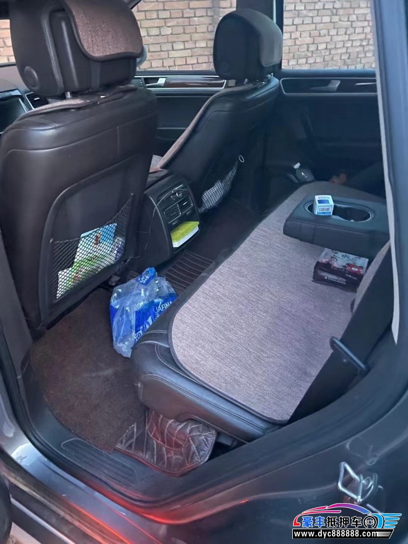 11年大众途锐轿车抵押车出售