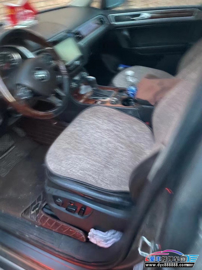 11年大众途锐轿车抵押车出售