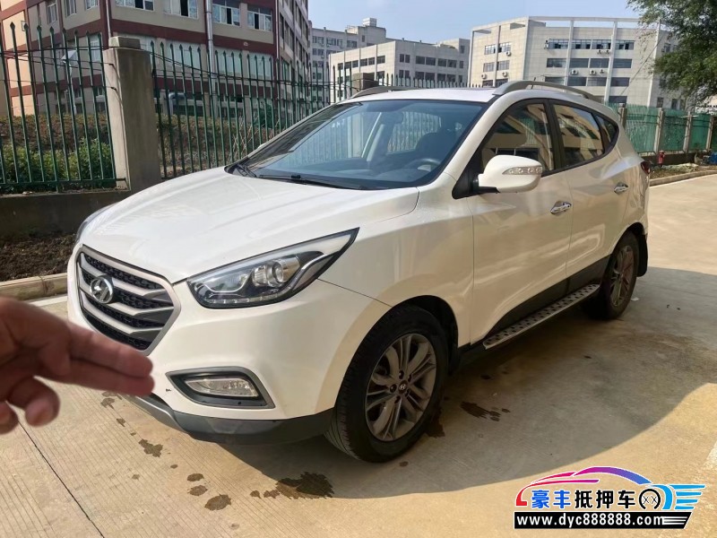 14年现代ix35轿车抵押车出售