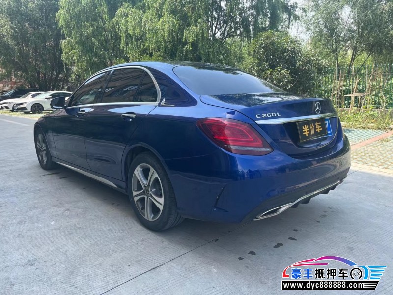 18年奔驰C级轿车抵押车出售