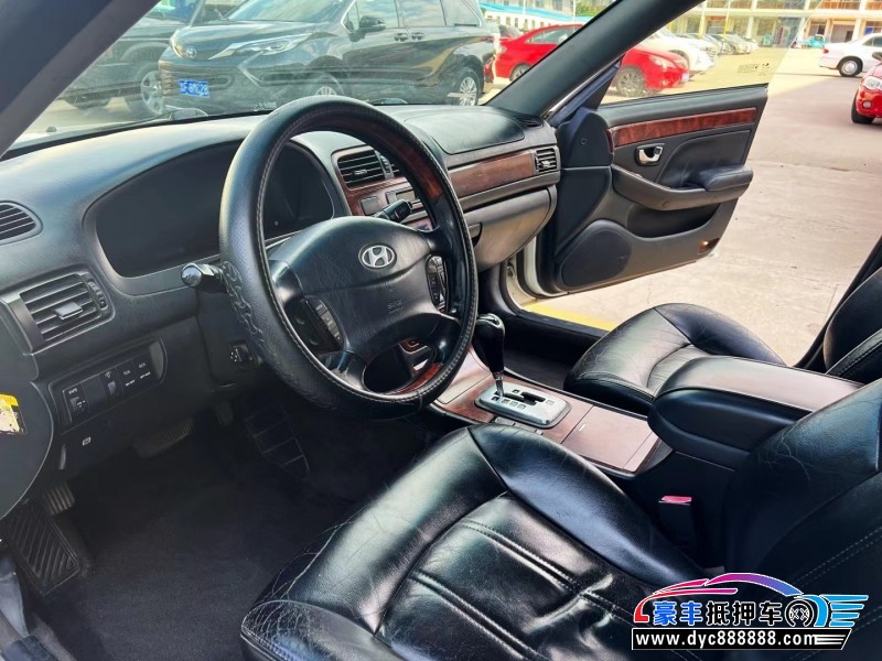 03年现代君爵轿车抵押车出售