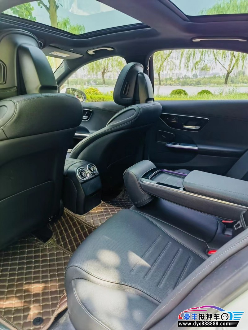 22年奔驰C级轿车抵押车出售