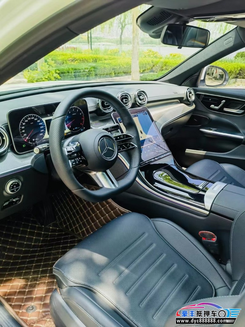 22年奔驰C级轿车抵押车出售