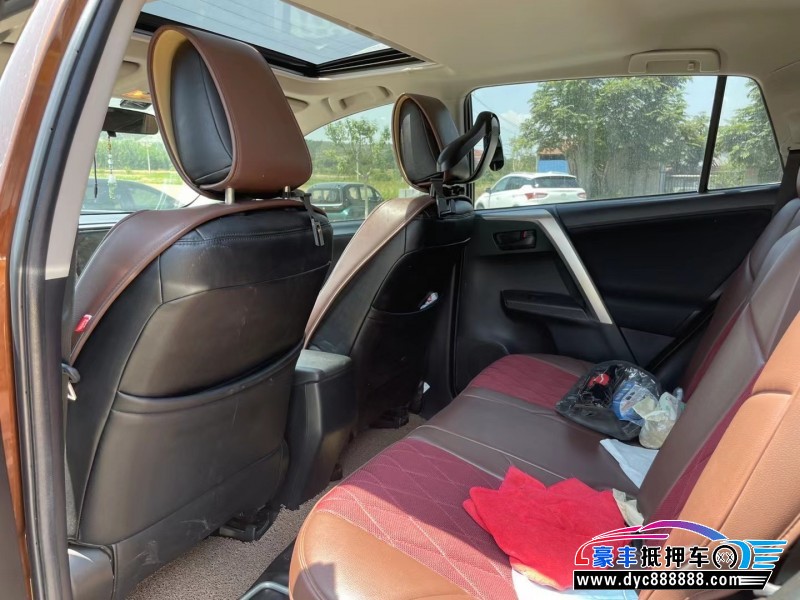 16年丰田RAV4轿车抵押车出售