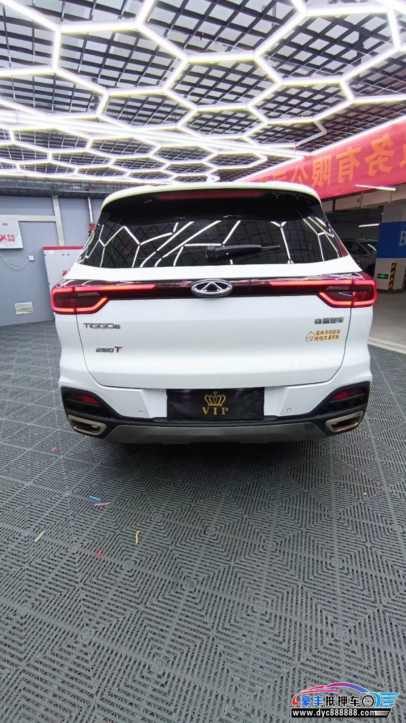 20年奇瑞瑞虎8轿车抵押车出售