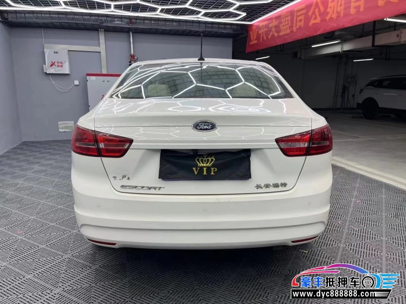 18年福特福睿斯轿车抵押车出售